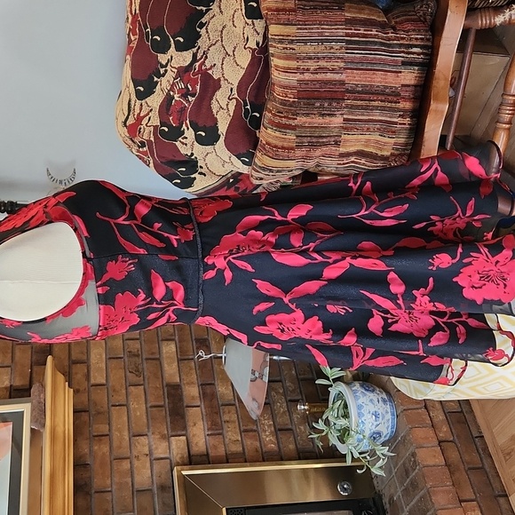 Tahari Arthur S Levine Size 4 Black With Red Floral Dress Sheer Top Layer Midi - Picture 7 of 9